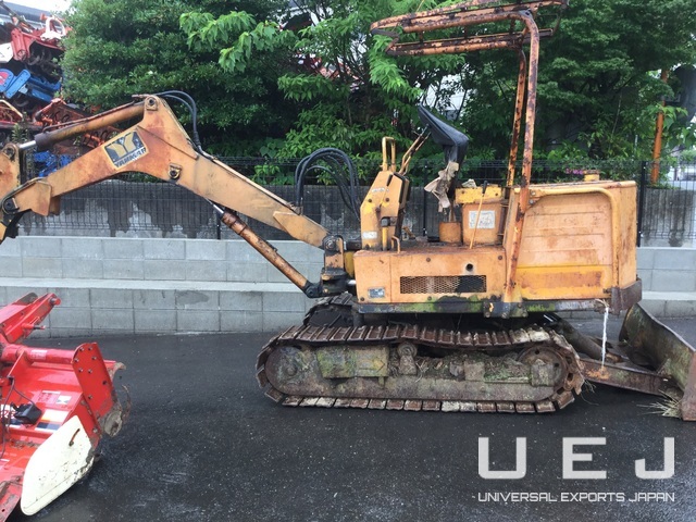 EXCAVATOR YANMAR YB1200 ( Excavators/Bulldozers Yanmar