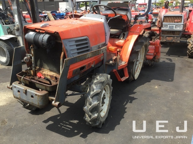 37860 TRACTOR KUBOTA GL200