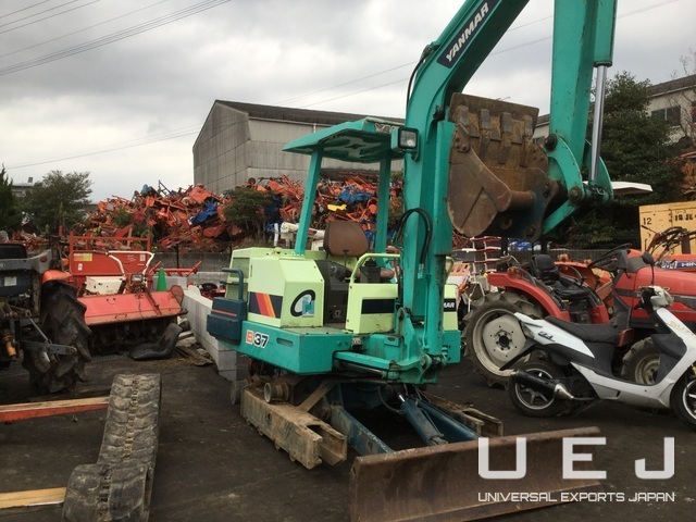 EXCAVATOR YANMAR B37 ( ユンボ ) || UEJ Co. Ltd. || 福岡で重機