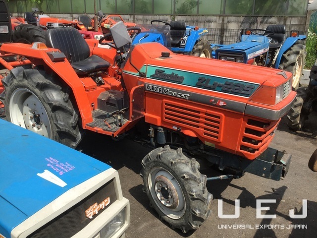 82928 TRACTOR KUBOTA L1-225