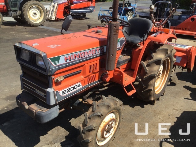 05582 TRACTOR HINOMOTO E2004