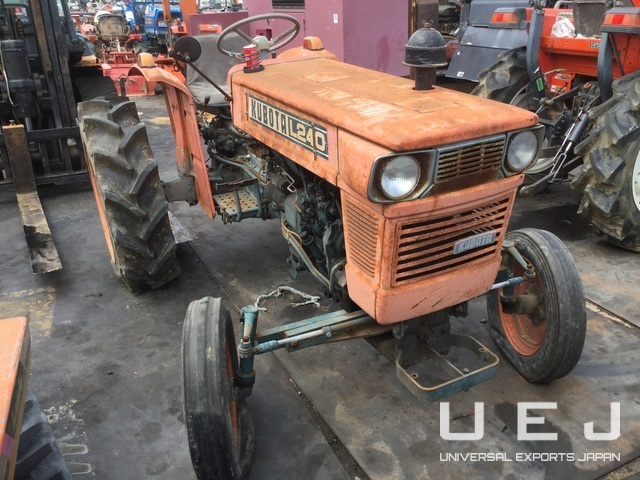 トラクター　クボタ　L240 2WD トラクター クボタ L240 2WD
