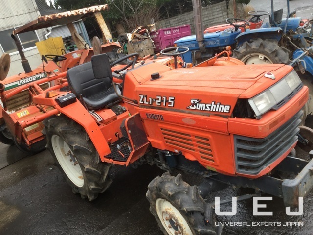 82426 TRACTOR KUBOTA ZL1-215